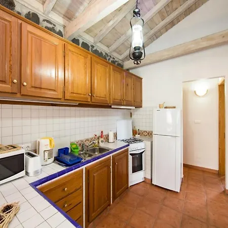 House, Santa Luzia, Pico, Azores-formerly Tui * Santa Luzia (Sao Roque do Pico)