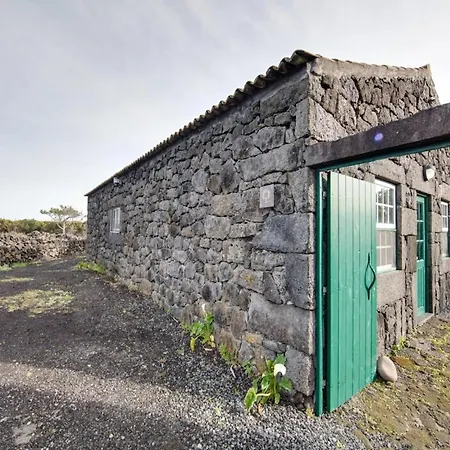 House, Santa Luzia, Pico, Azores-formerly Tui
